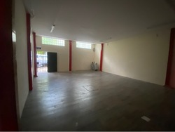 Big retail space with loading and unloading  (D15), Shop House #250140271